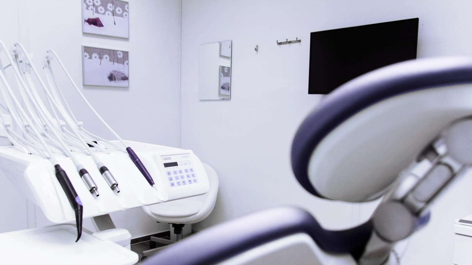 Dental equipment and restoration education image